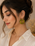 گوشواره زنبوری جنس پلیمری با روکش رزین